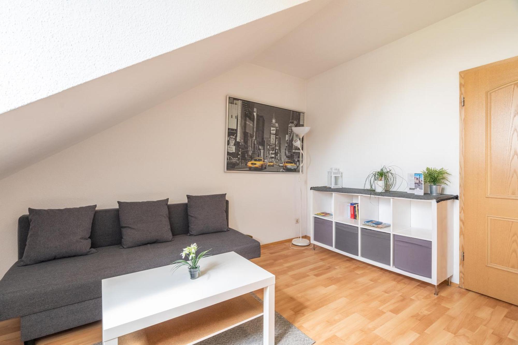 Gemuetliche Dachgeschosswohnung -Waldstrassenviertel Лейпциг Экстерьер фото